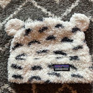 Patagonia baby Furry Friends Hat (3-6 months)